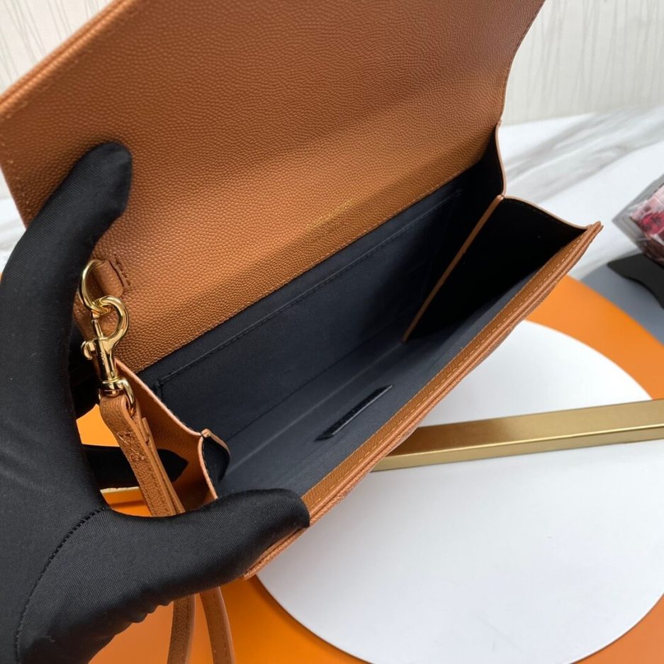 Y51 CASSANDRE matelassé leather flap clutch
