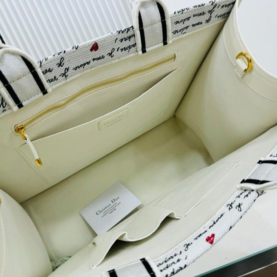 Medium D10r Book Tote