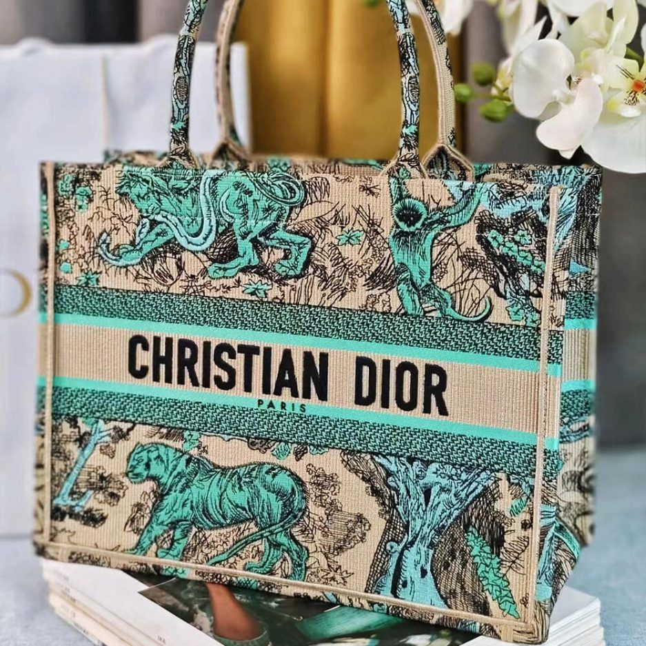 Medium D10r Book Tote