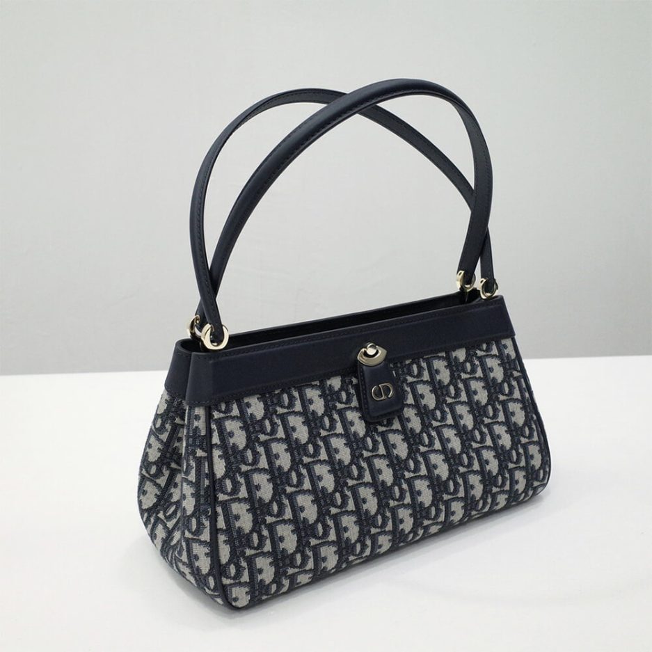 MEDIUM D10r KEY BAG