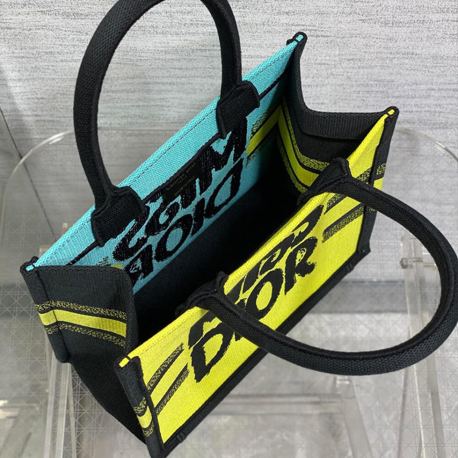Small D10r Book Tote