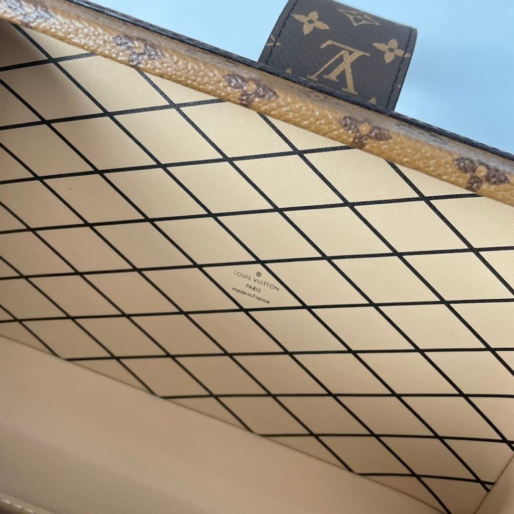 LV Petite Malle