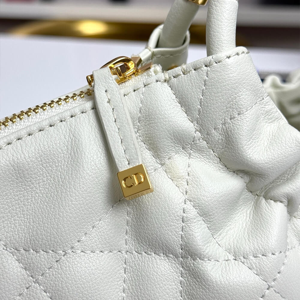D10r Walk in D10r Purse