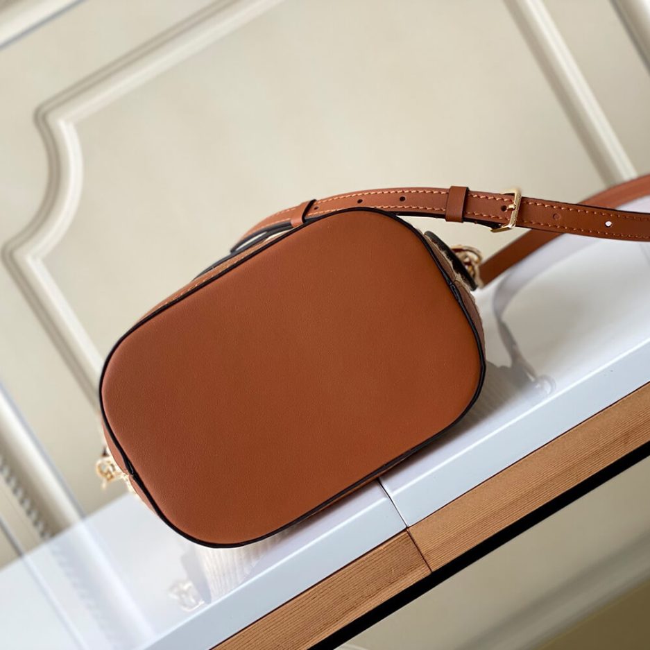 LV Petit Bucket