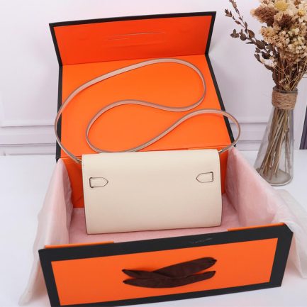 H**me5 Kelly Classique To Go wallet
