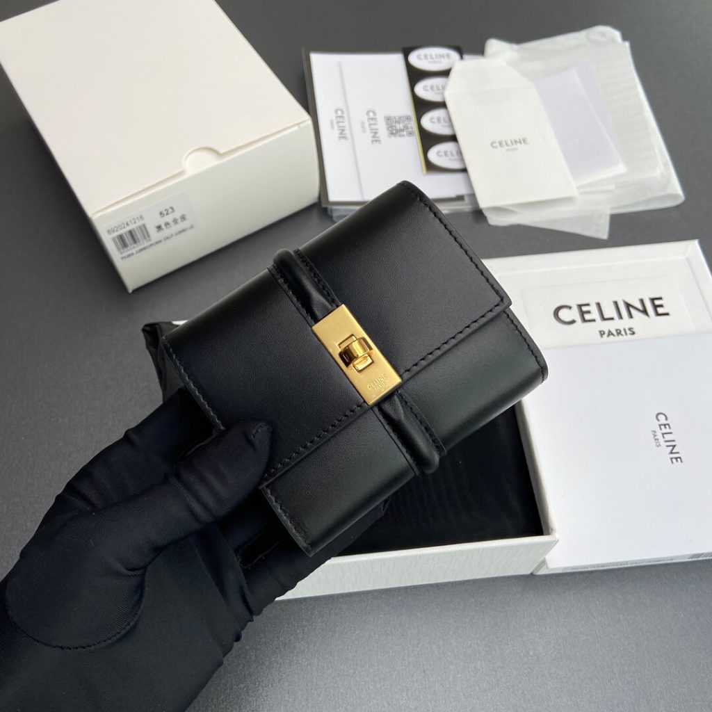 Ce1i*e 16 Small Wallet in Shiny Calf Leather