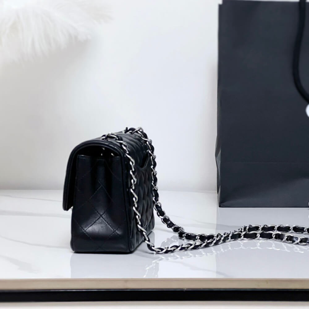 Ch**el MINI FLAP BAG(HIGH-END GRADE)